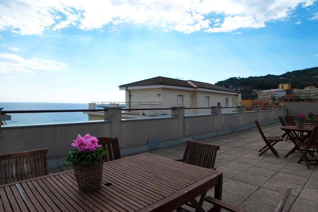 Villa Gioiosa Diano Marina Exterior photo